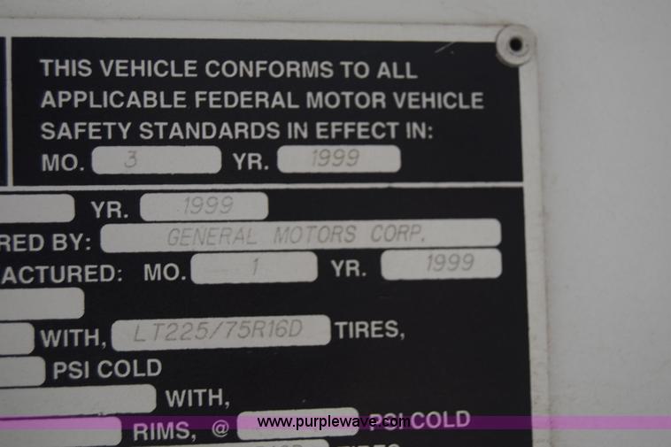 image for item J8110 1999 Chevrolet Express 3500 Cargo school bus