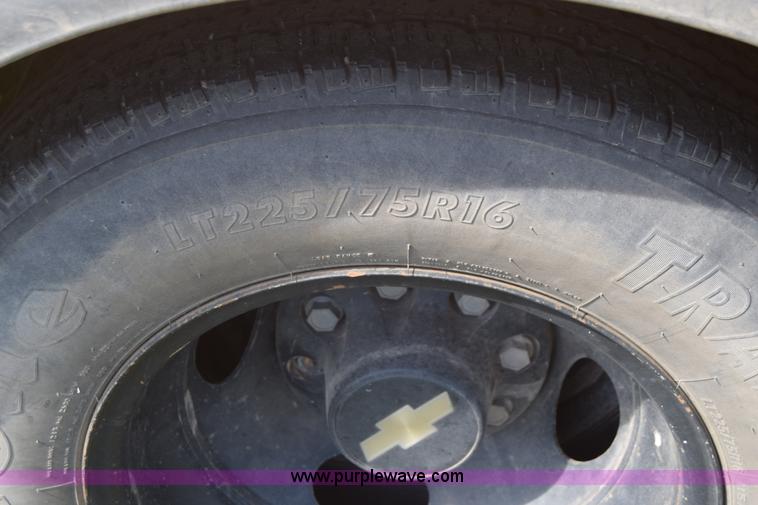 image for item J8110 1999 Chevrolet Express 3500 Cargo school bus