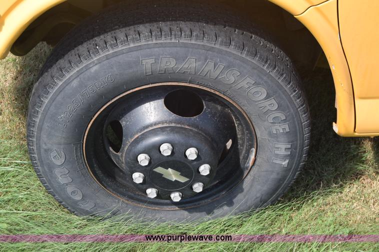 image for item J8110 1999 Chevrolet Express 3500 Cargo school bus