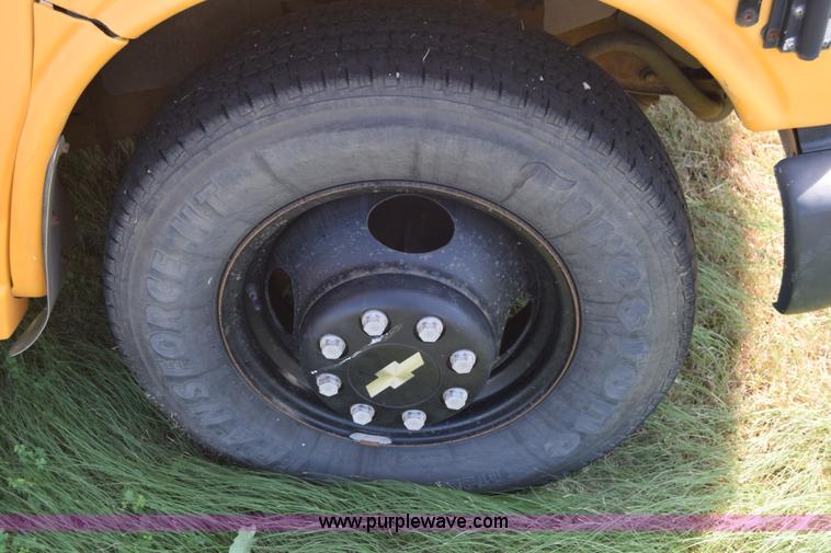 image for item J8110 1999 Chevrolet Express 3500 Cargo school bus