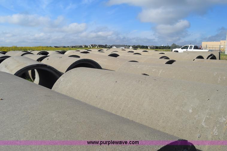 image for item J8121 Concrete culverts