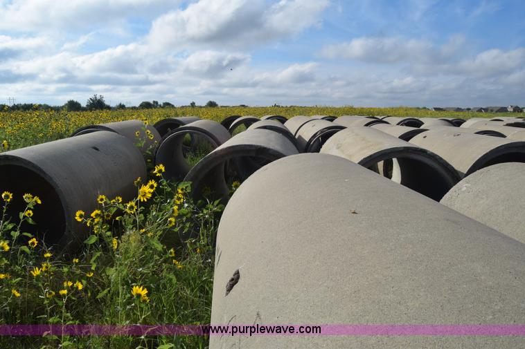 image for item J8121 Concrete culverts