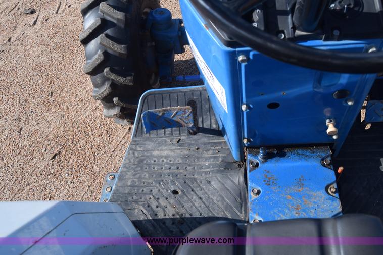 image for item J8122 New Holland 2120 tractor