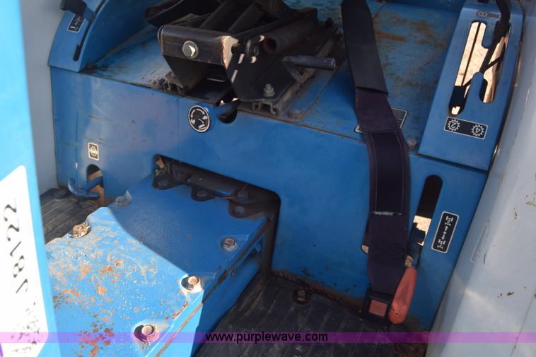 image for item J8122 New Holland 2120 tractor