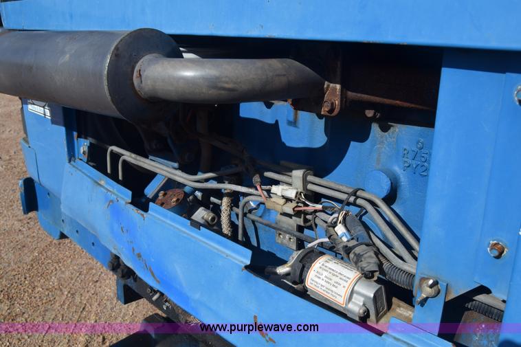 image for item J8122 New Holland 2120 tractor