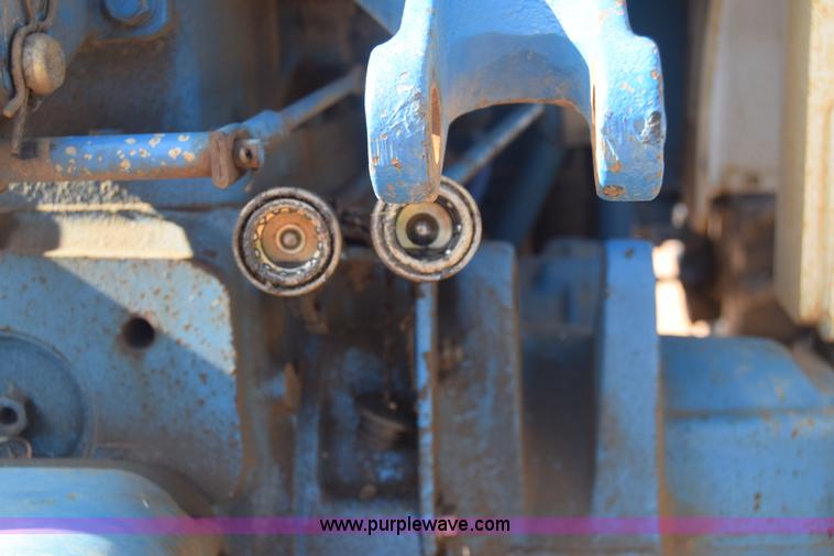 image for item J8122 New Holland 2120 tractor