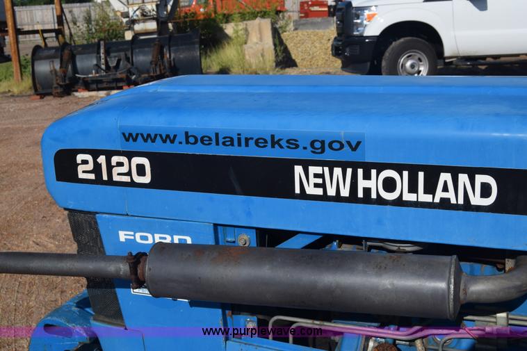 image for item J8122 New Holland 2120 tractor