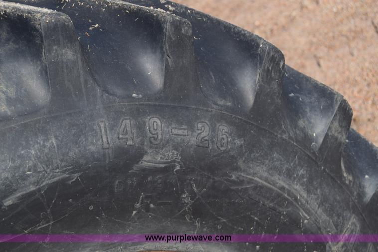 image for item J8122 New Holland 2120 tractor