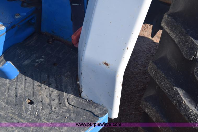 image for item J8122 New Holland 2120 tractor