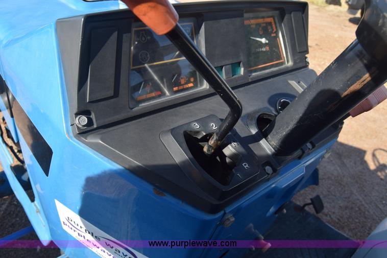 image for item J8122 New Holland 2120 tractor