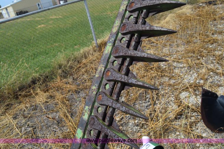 image for item J8125 John Deere 350 sickle mower