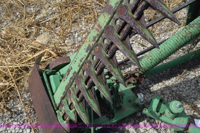 image for item J8125 John Deere 350 sickle mower