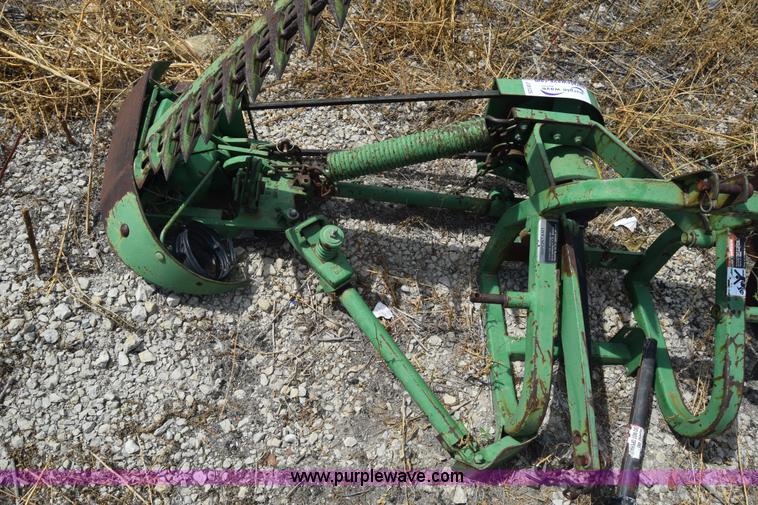 image for item J8125 John Deere 350 sickle mower