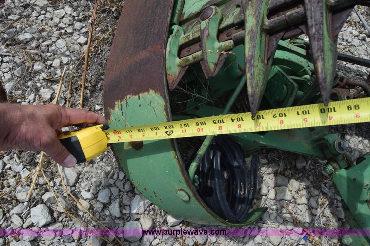 image for item J8125 John Deere 350 sickle mower