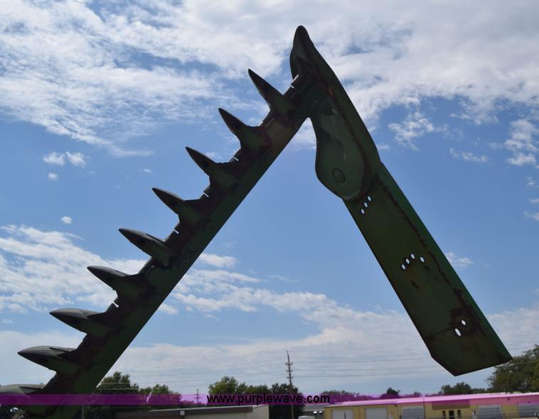 image for item J8125 John Deere 350 sickle mower