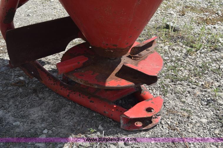 image for item J8126 Centaur fertilizer spreader