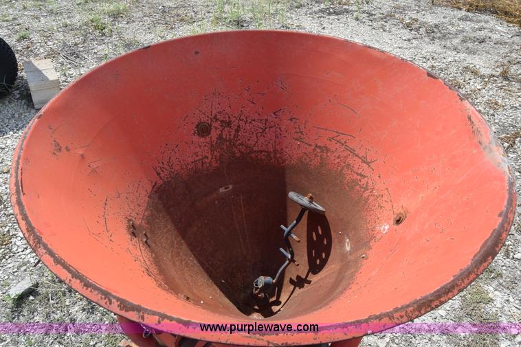 image for item J8126 Centaur fertilizer spreader