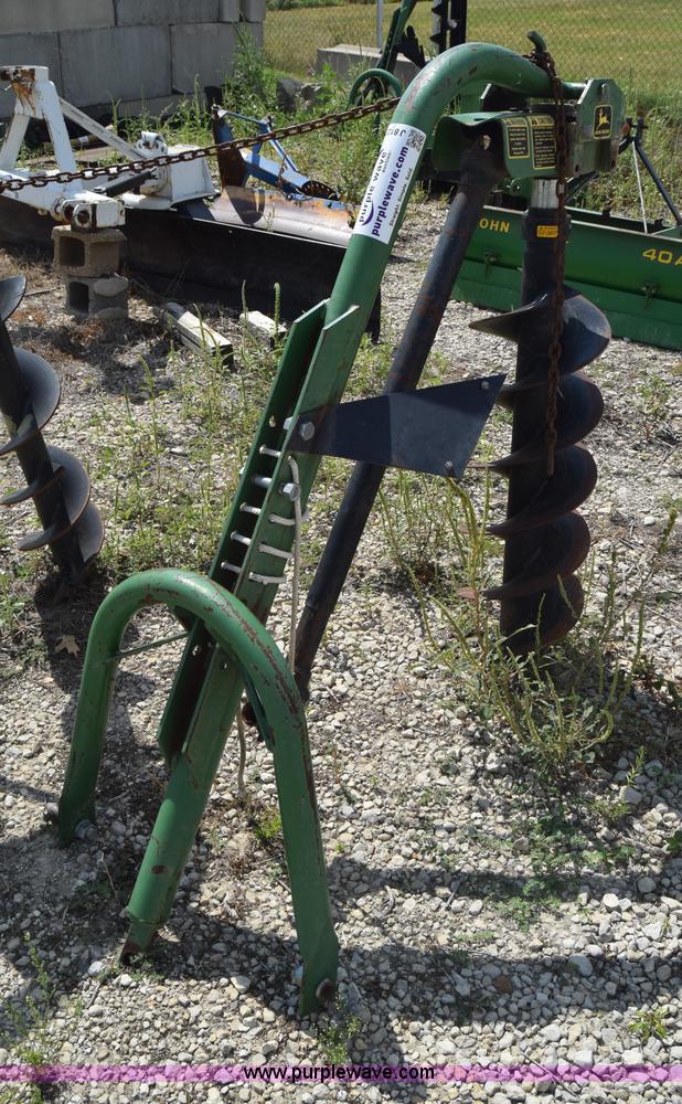 John Deere post hole auger in McPherson, KS Item J8127 sold Purple Wave