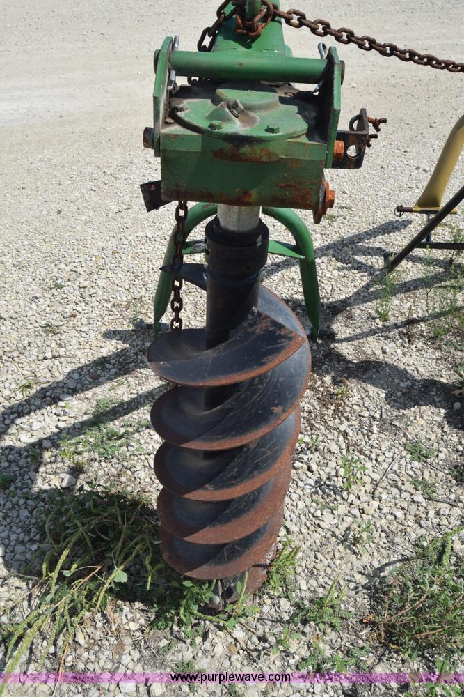 John Deere post hole auger in McPherson, KS Item J8127 sold Purple Wave