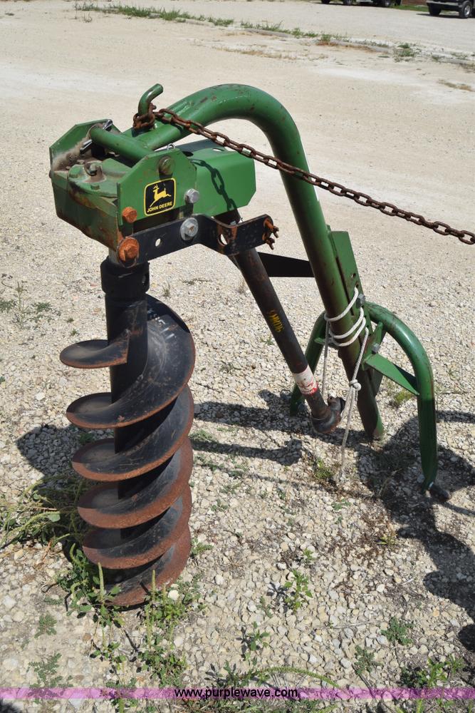 John Deere post hole auger in McPherson, KS Item J8127 sold Purple Wave