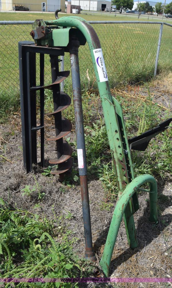 image for item J8128 John Deere post hole auger