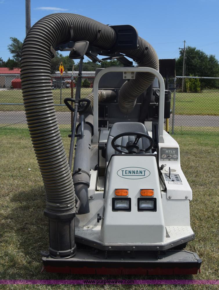 image for item J8131 Tennant ATLV 4300 sweeper