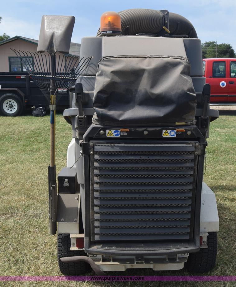 image for item J8131 Tennant ATLV 4300 sweeper