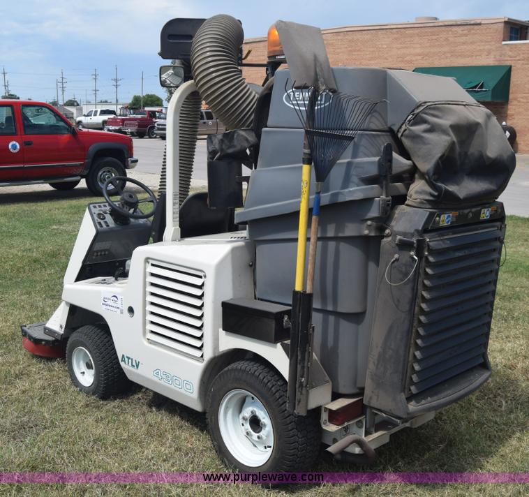 image for item J8131 Tennant ATLV 4300 sweeper