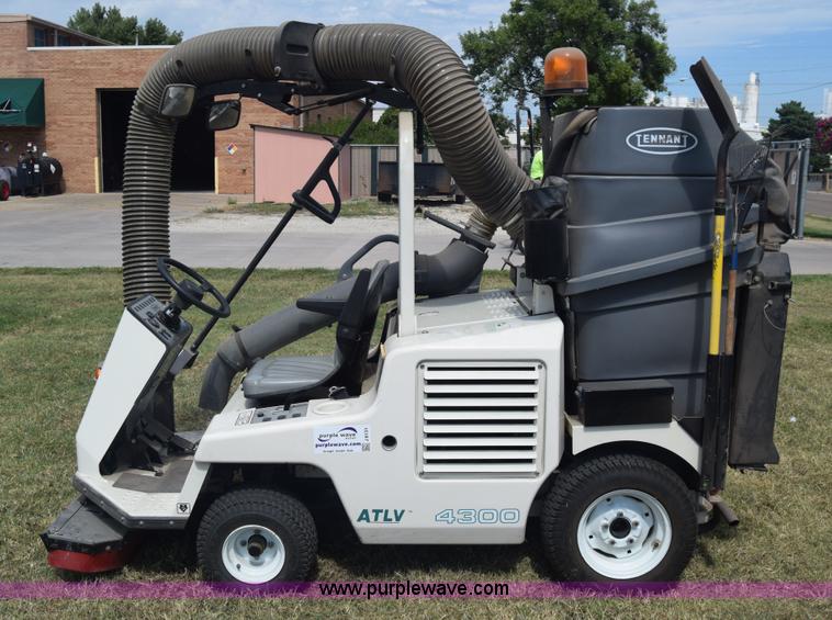 image for item J8131 Tennant ATLV 4300 sweeper