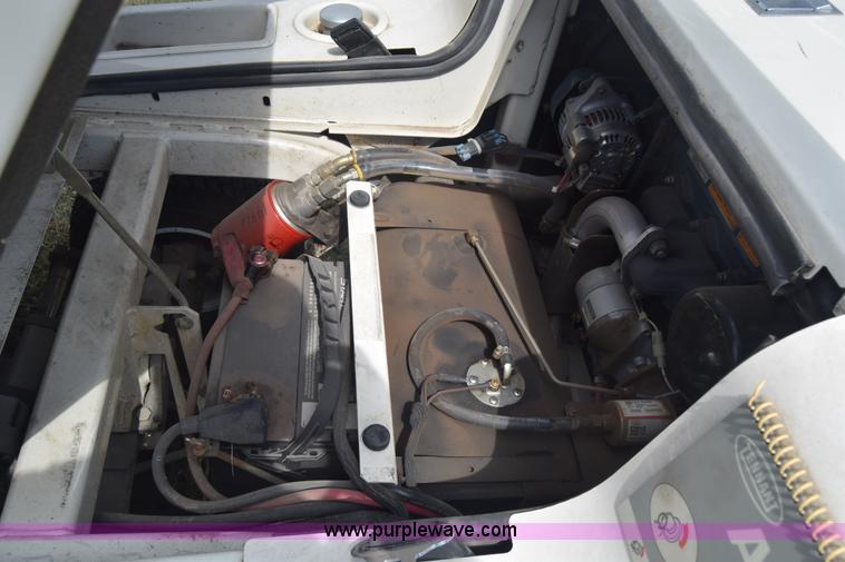 image for item J8131 Tennant ATLV 4300 sweeper