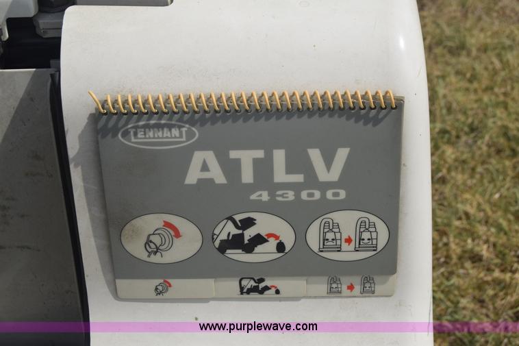 image for item J8131 Tennant ATLV 4300 sweeper