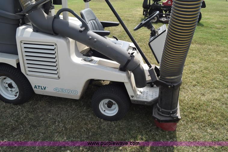 image for item J8131 Tennant ATLV 4300 sweeper