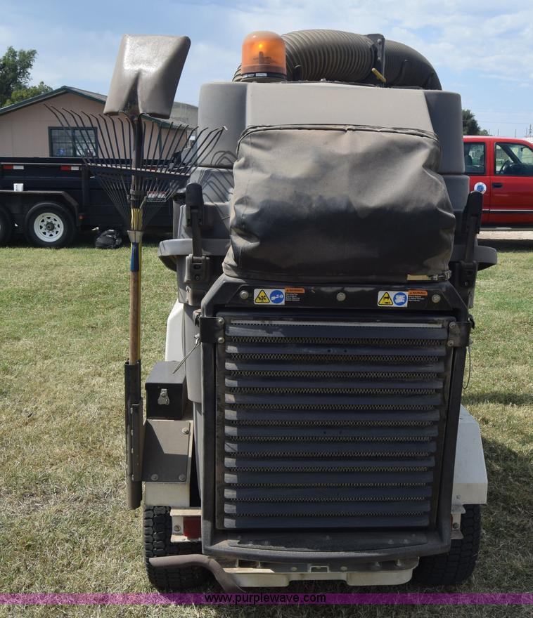 image for item J8131 Tennant ATLV 4300 sweeper