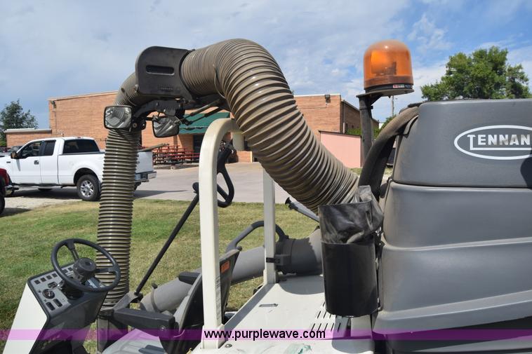 image for item J8131 Tennant ATLV 4300 sweeper