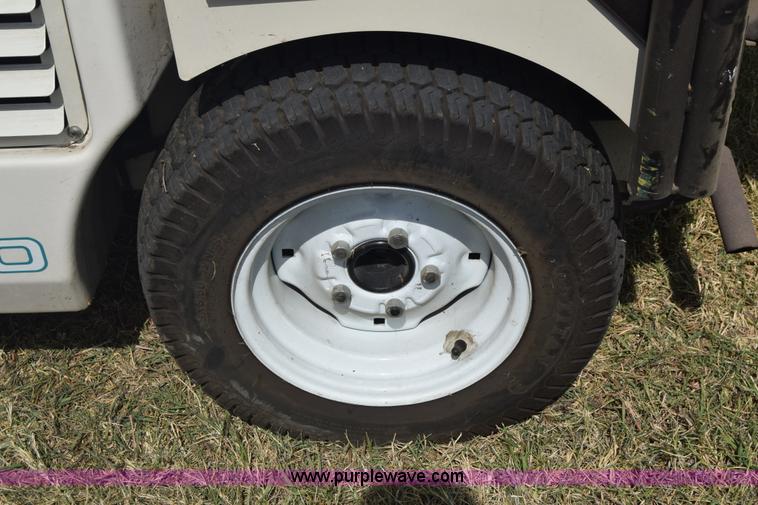 image for item J8131 Tennant ATLV 4300 sweeper