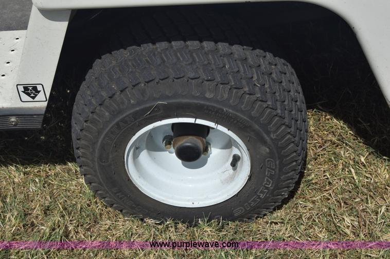 image for item J8131 Tennant ATLV 4300 sweeper