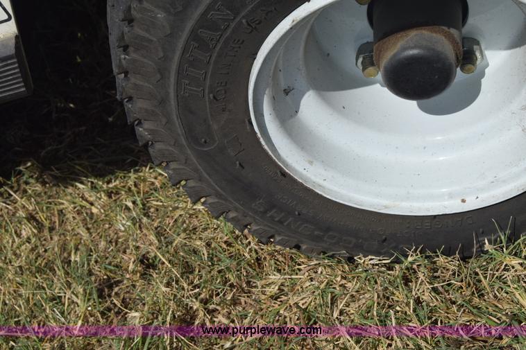 image for item J8131 Tennant ATLV 4300 sweeper