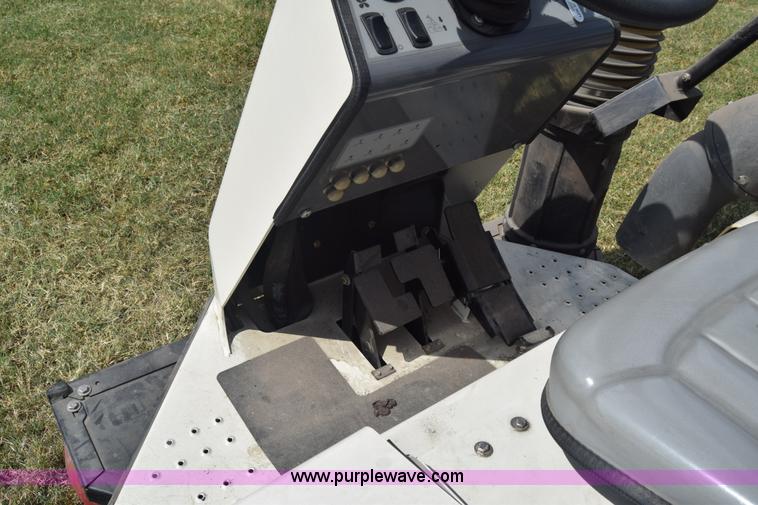 image for item J8131 Tennant ATLV 4300 sweeper