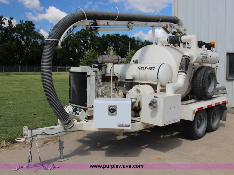 image for item K1166 2000 Tiger TGV1000 vacuum trailer