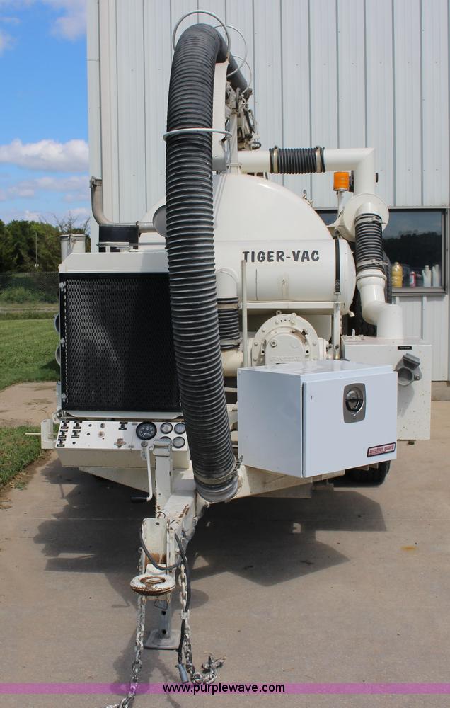 image for item K1166 2000 Tiger TGV1000 vacuum trailer
