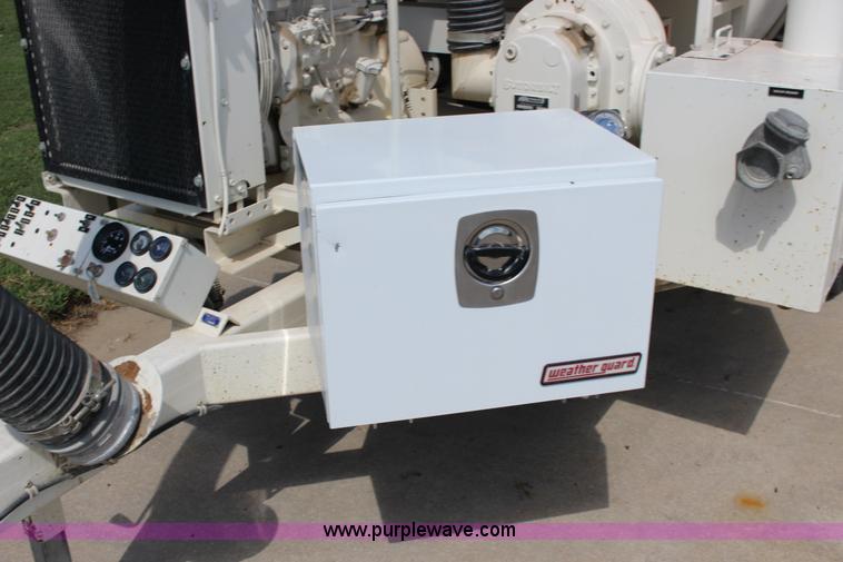 image for item K1166 2000 Tiger TGV1000 vacuum trailer