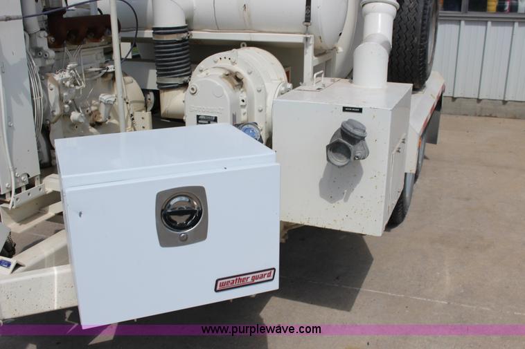 image for item K1166 2000 Tiger TGV1000 vacuum trailer