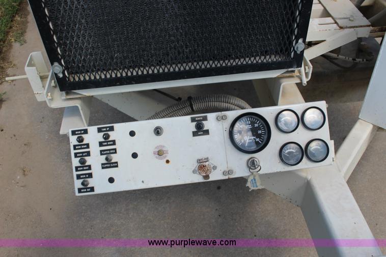 image for item K1166 2000 Tiger TGV1000 vacuum trailer