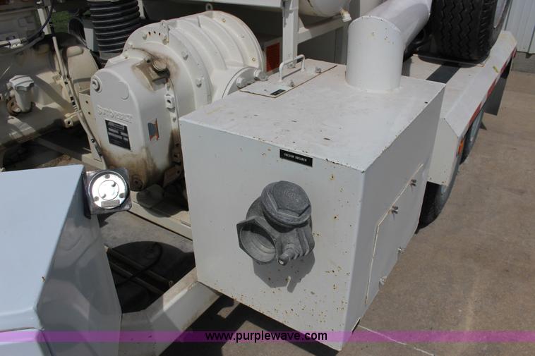 image for item K1166 2000 Tiger TGV1000 vacuum trailer