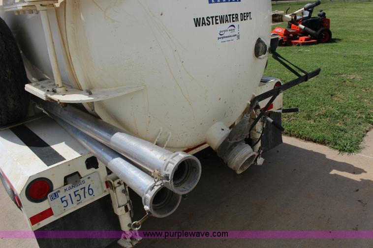 image for item K1166 2000 Tiger TGV1000 vacuum trailer