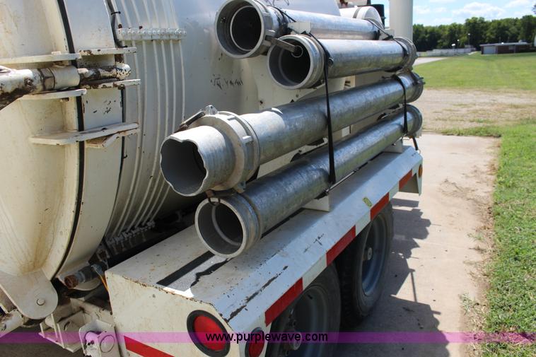 image for item K1166 2000 Tiger TGV1000 vacuum trailer