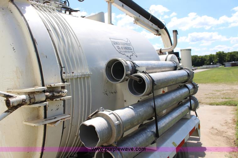 image for item K1166 2000 Tiger TGV1000 vacuum trailer