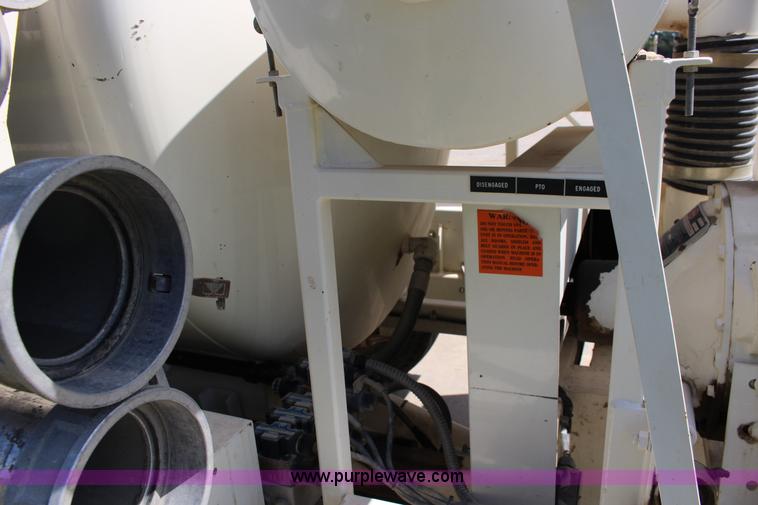 image for item K1166 2000 Tiger TGV1000 vacuum trailer