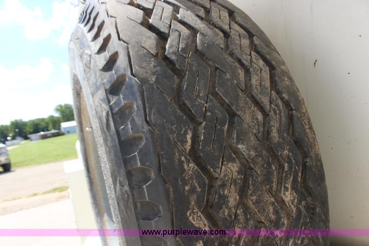 image for item K1166 2000 Tiger TGV1000 vacuum trailer