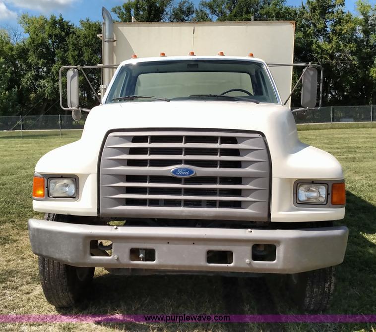 image for item K1168 1995 Ford F800 sewer rodder truck